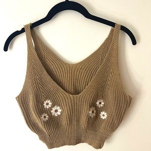 V-neck floral embroidered knitted crop top